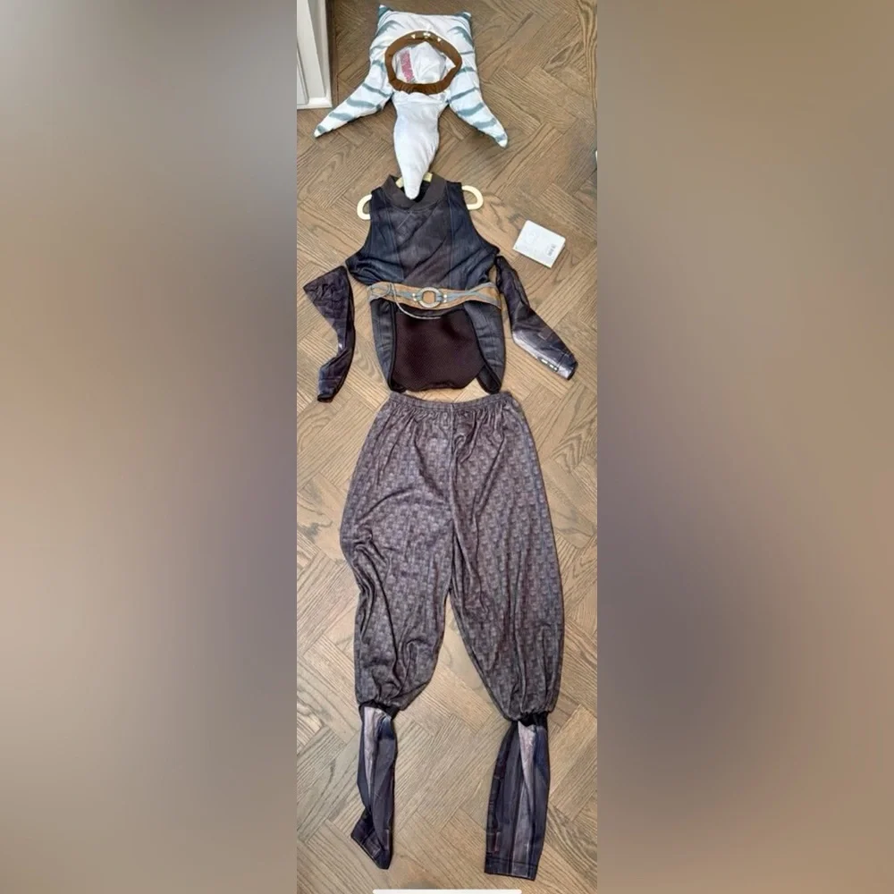 Disney Star Wars Ahsoka Costume Size 11/12 (NWT) - Picture 4 of 11